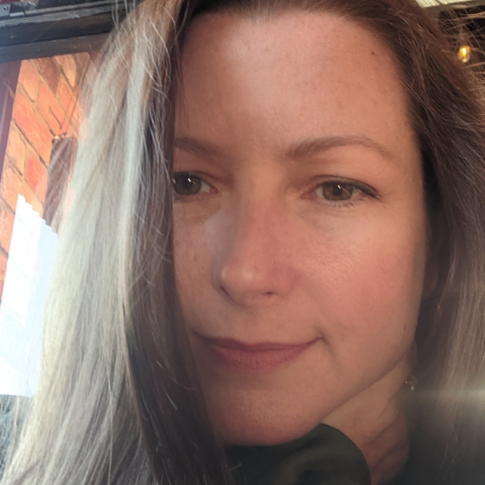 Meet your Posher, Hallie